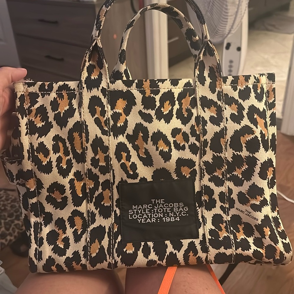 Marc Jacob’s medium tote in leopard